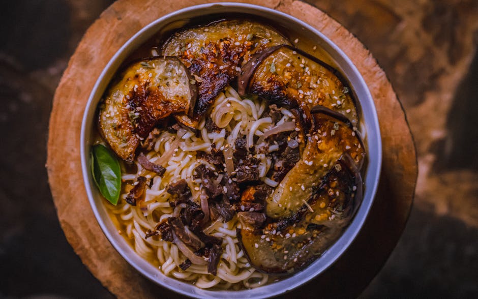 Nudler med aubergine- og pølsesaus
