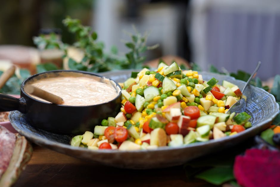 Frisk hagesalat med kremet ranchdressing