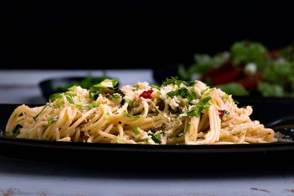 Pasta med vinterurter og sprø brødsmuler