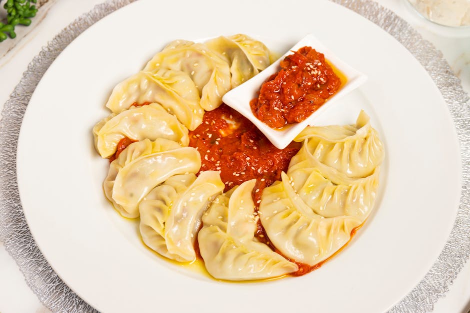 Parmesan- og ruccoladumplings med tomatsaus