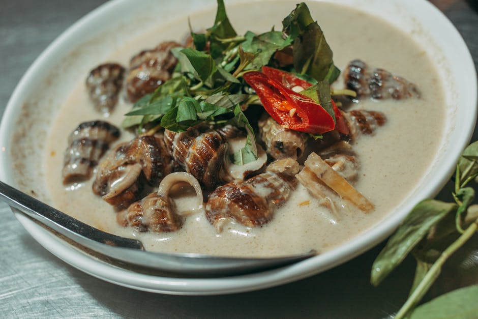 Kremet sjømatssuppe med hvitløk og kokosmelk