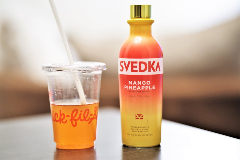 Tropisk kryddercocktail med mango og ananas