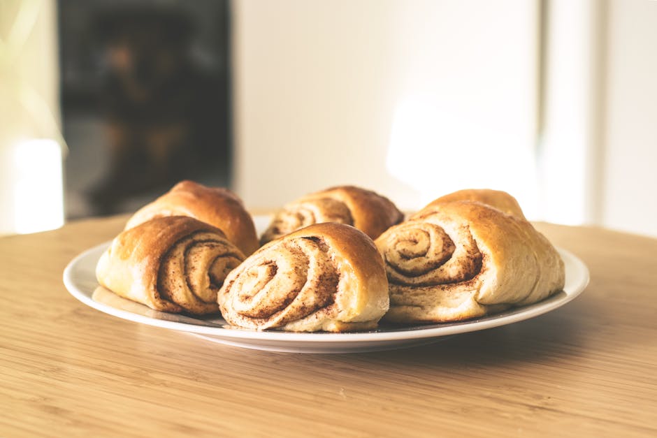 Kanelboller med smultringfyll