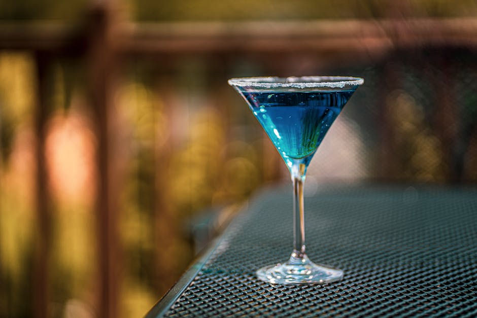 Blå Cosmopolitan med Ketel One Citroen