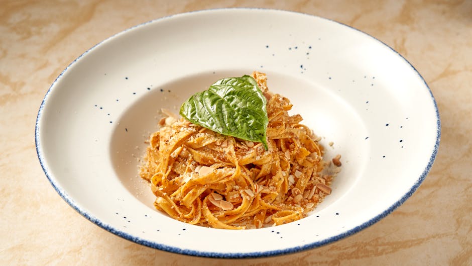 Pasta med romescosaus og mandler