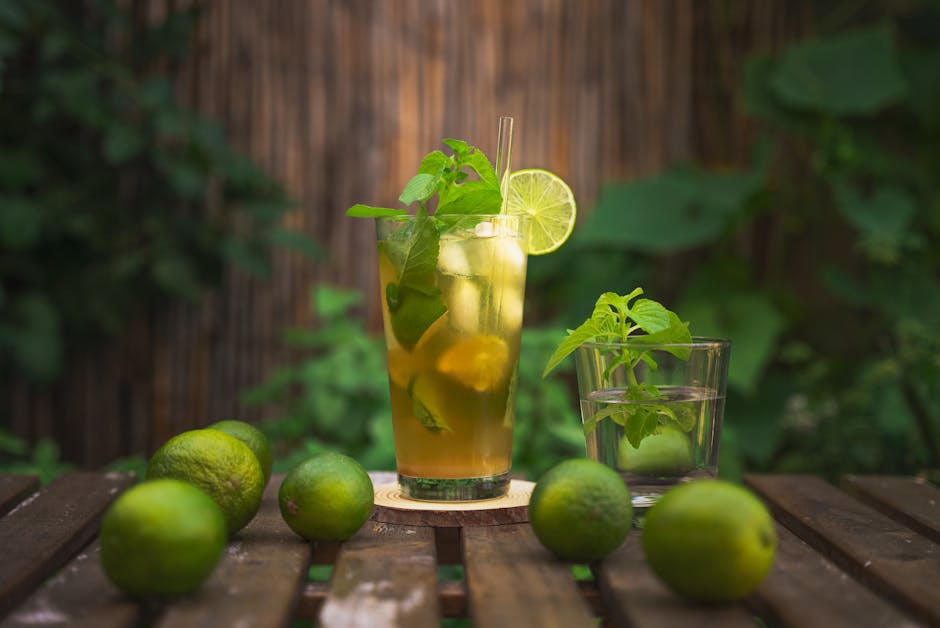 Grønn te-mojito med mynte og lime