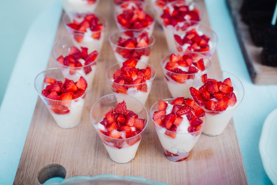 Ricotta-semifreddo med kandisert frukt og jordbær