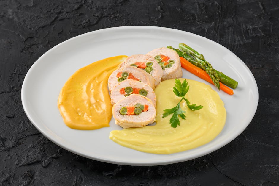 Kyllingroulade med skinke, kremost og sennepssaus