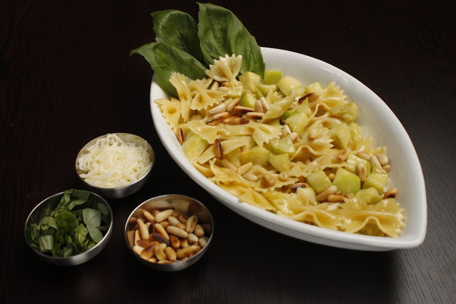 Frisk pastasalat med squash og soltørkede tomater