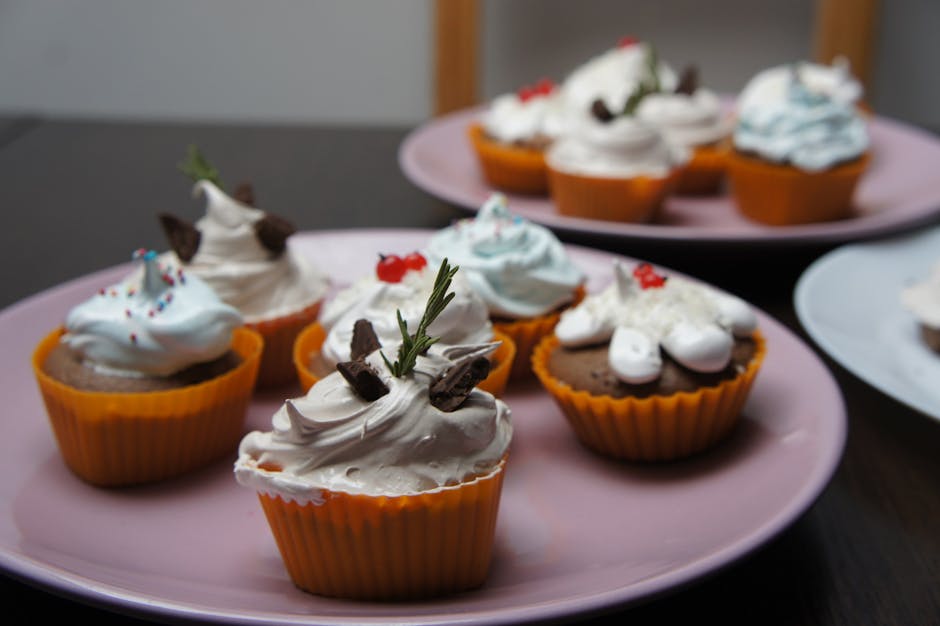 Kakao-cupcakes med pisket krem