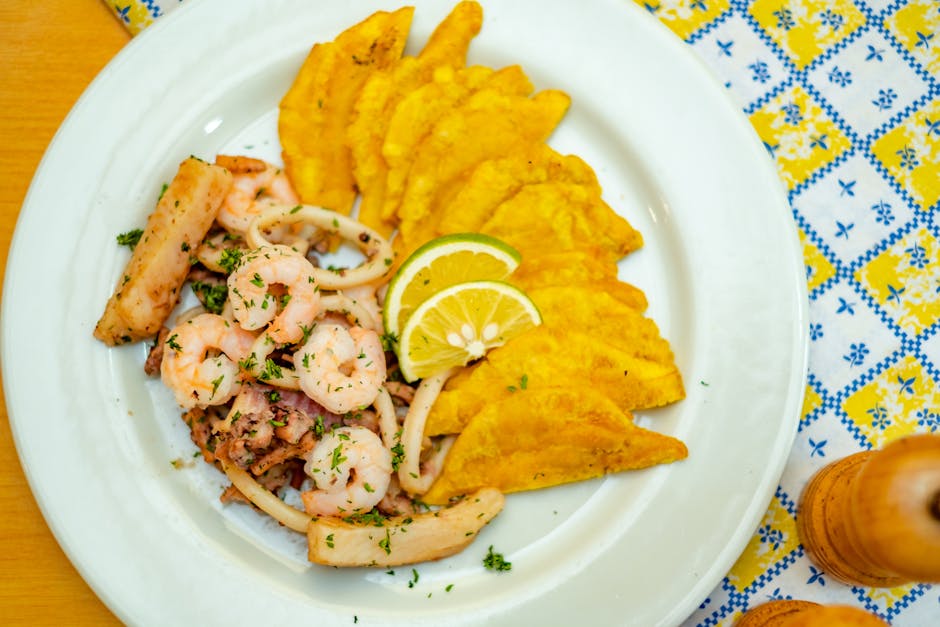 Fylte tostones med reker og salsa