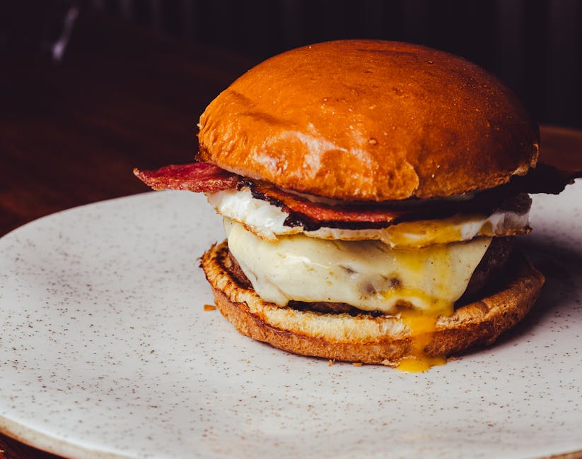 Burger med short rib, bacon og egg