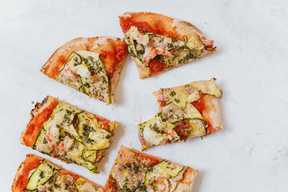 Zucchini-snackpizza med tomat og mozzarella