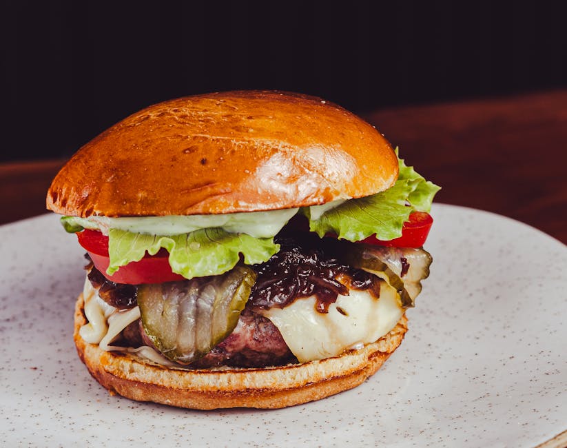 Høstburger med karamellisert løk og eple