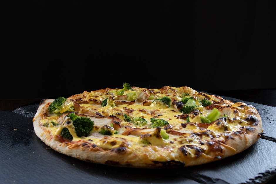 Pizza med bakt potet og brokkoli