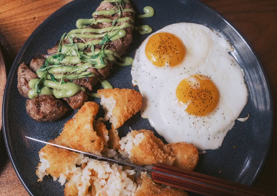 Biff med Dixon rød chilisaus og stekt egg