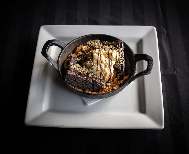 Saftige brownies i støpejernspanne