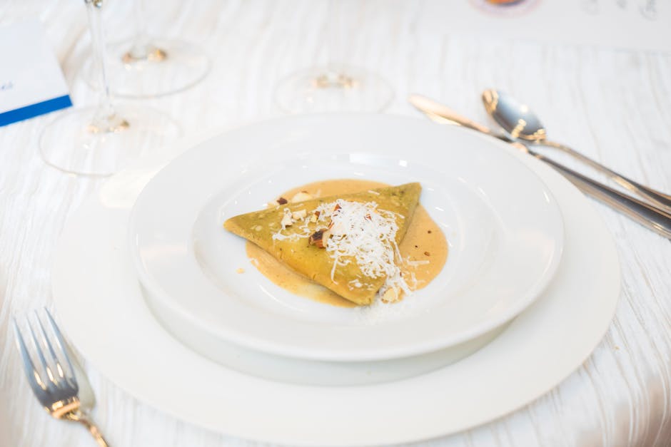 Parmesancrisp med kremet rosa saus