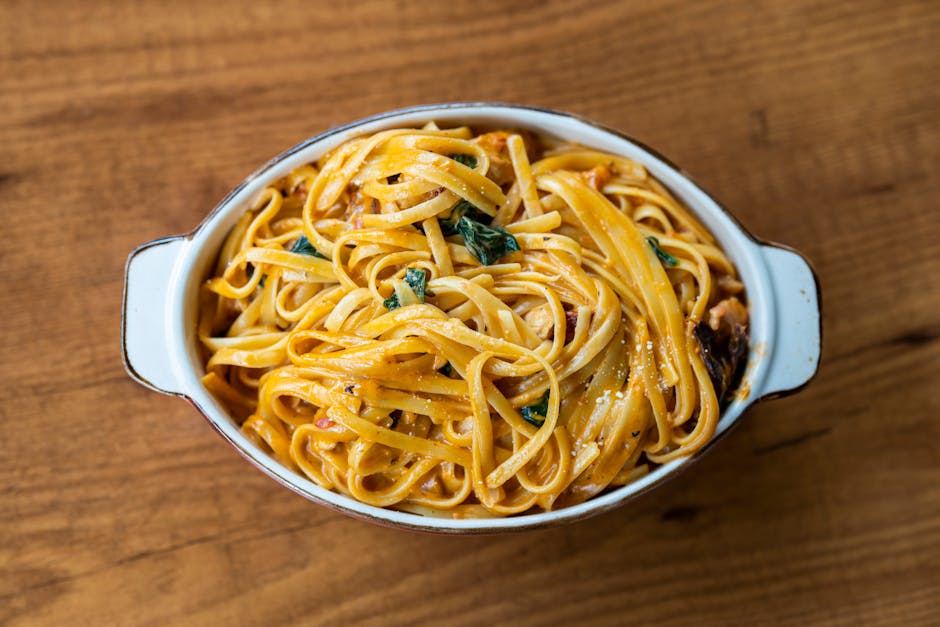 Spinat Ziti med Tomatsaus