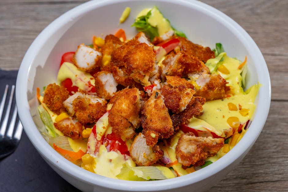 Stekt kyllingsalat med sennepsdressing