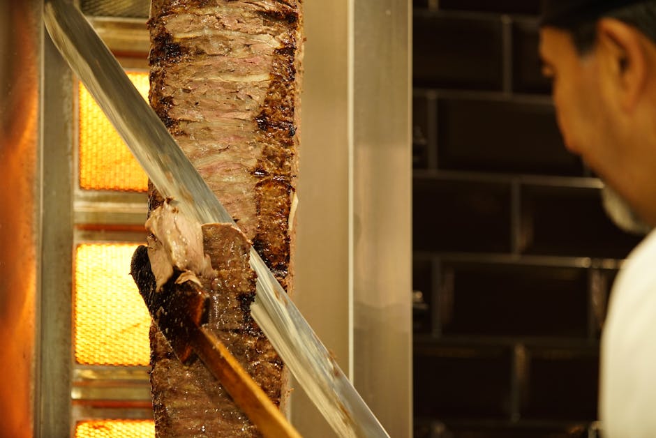 Lamme-gyros med sesam og tzatziki