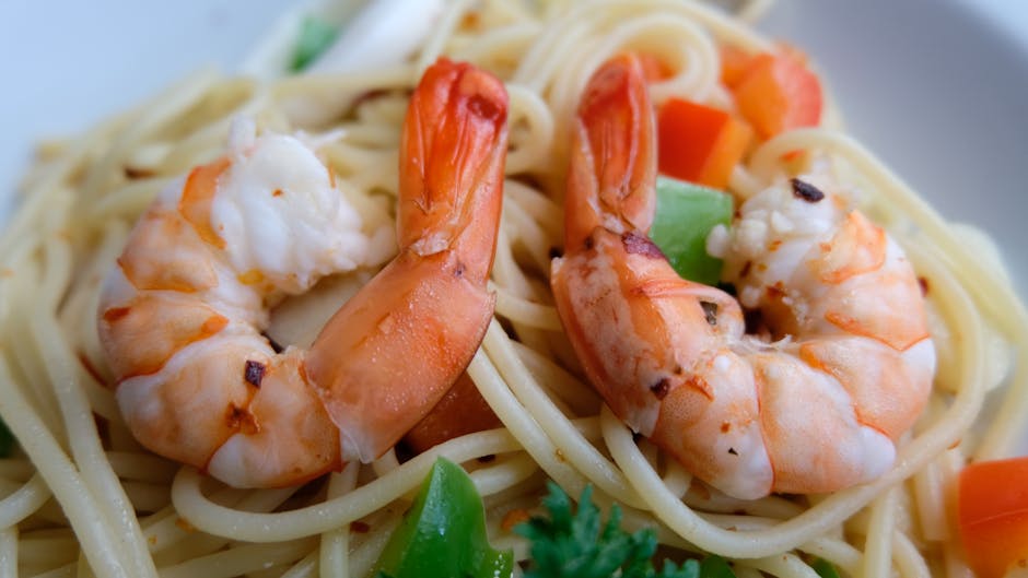 Reker med spaghetti i hvitløk- og smørsaus
