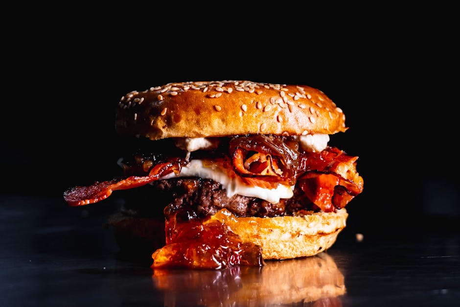 BLT-burgere med honning-melasseglasert bacon