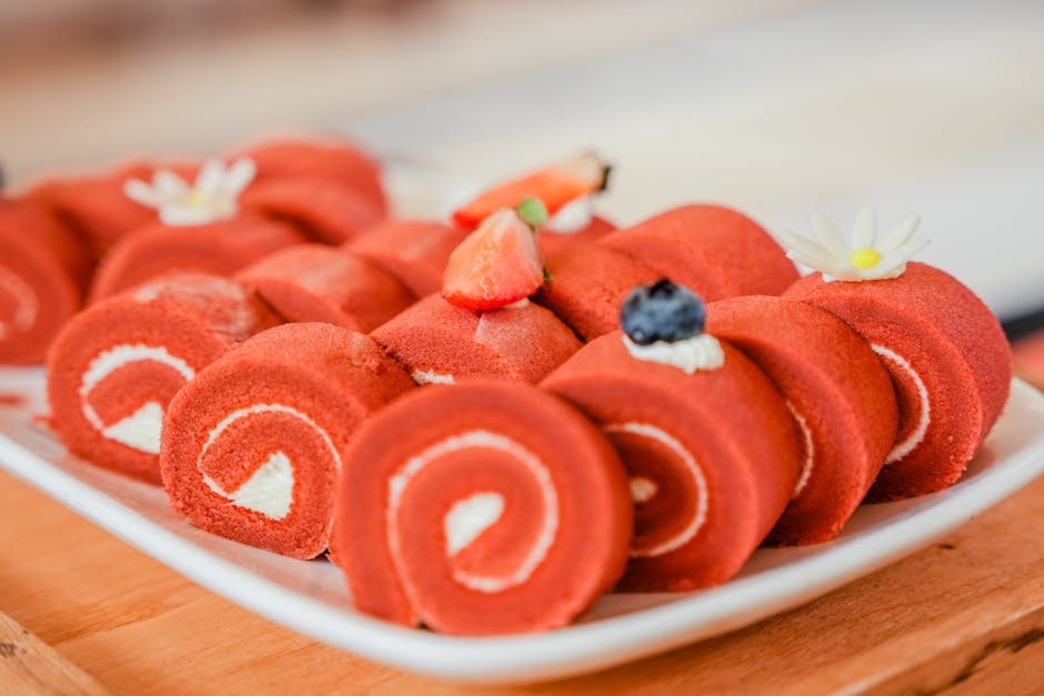 Red Velvet Kirsebærrullkake med Kremostfyll