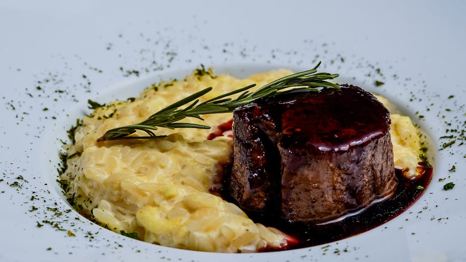 Biff med purre- og blåmuggostsaus og spinat