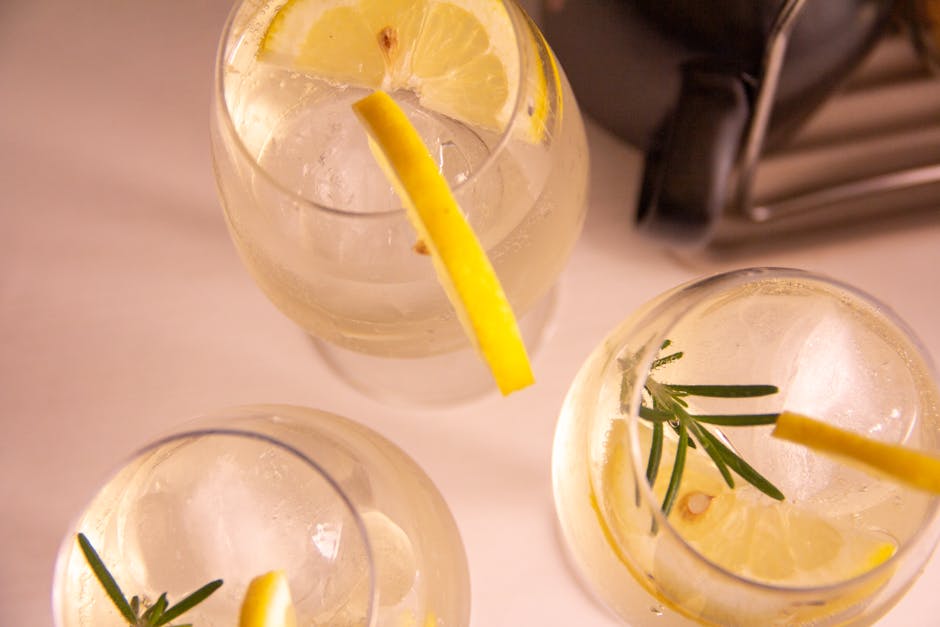 Sprudlende sitroncocktail med Prosecco