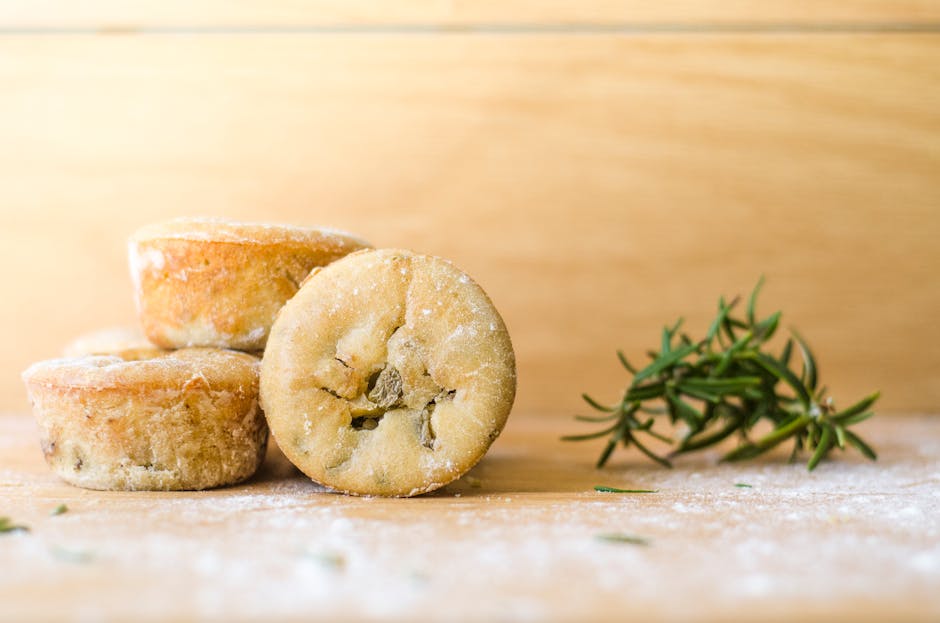 Saftige parmesanmuffins med rosmarin og hvitløk
