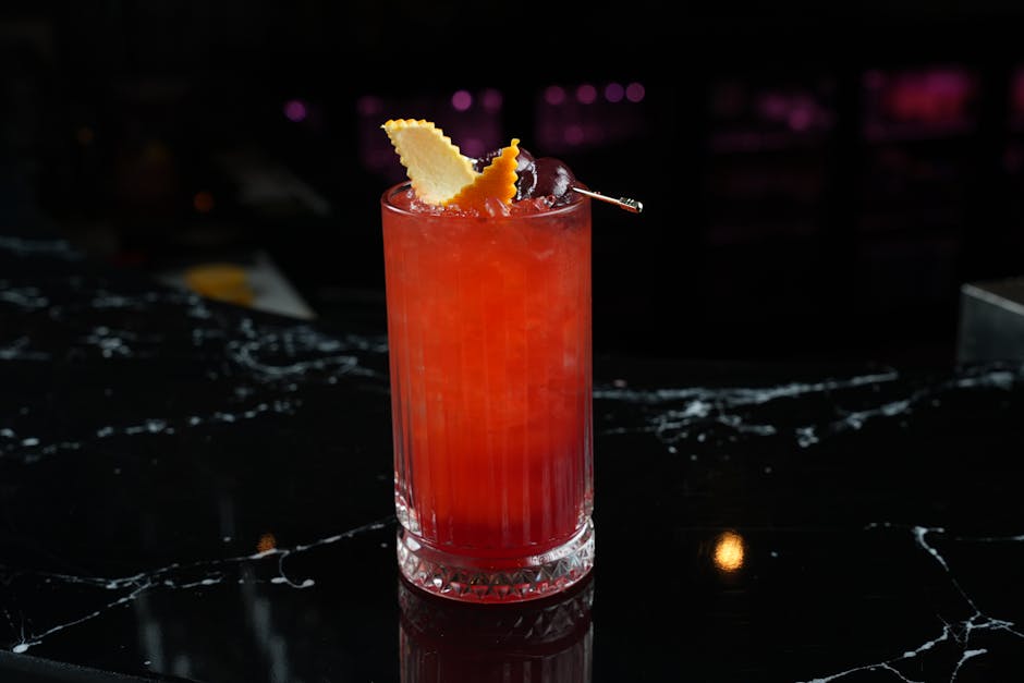 Klassisk Singapore Sling cocktail