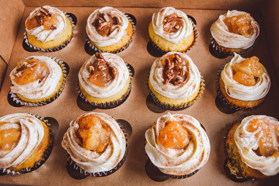 Pekannøttcupcakes med brunt sukker og karamellfrosting