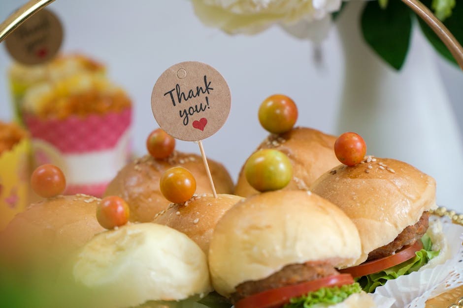 Bombay Sliders med kalkun og hvitløkscurry-saus