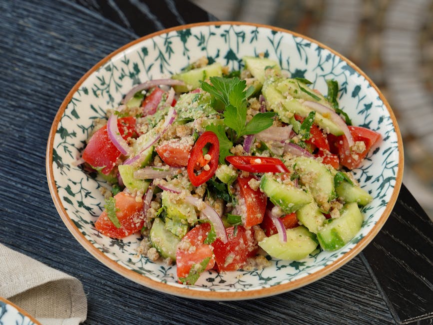 Agurksalat med grillede rødløk og chili