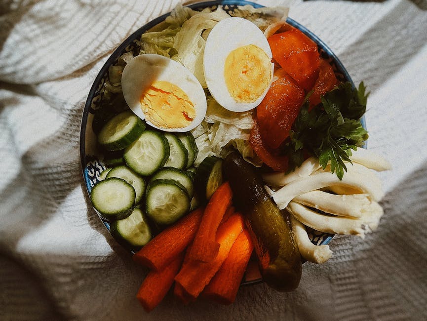 Frisk vårsalat med hurtigsyltede grønnsaker