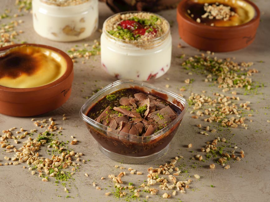 Sjokolade- og mandelpuddinger med amaretti-krumtopping