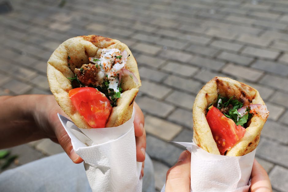 Lammepita med tomatsaus og yoghurt