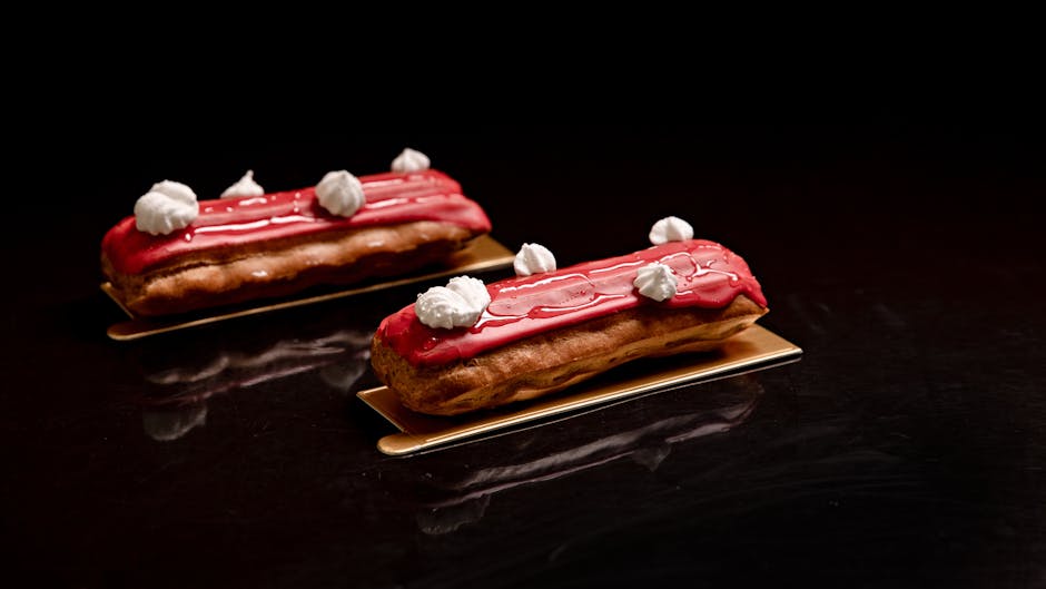 Miniatyr éclairs med jordbær og vaniljekrem