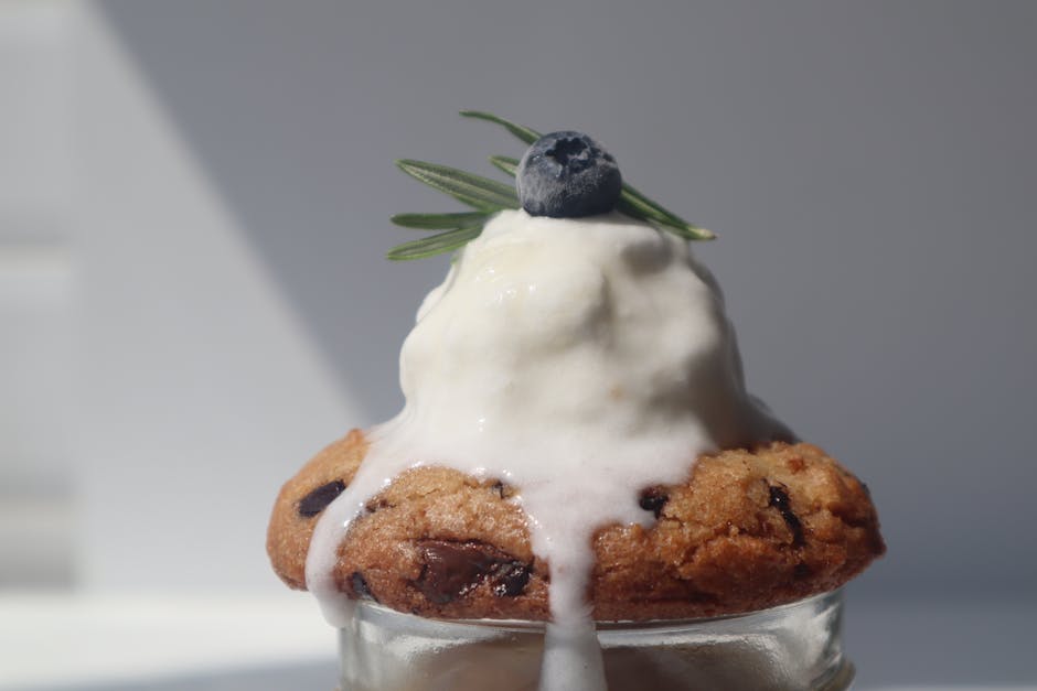 Blåbærcobbler med kjeks-topping