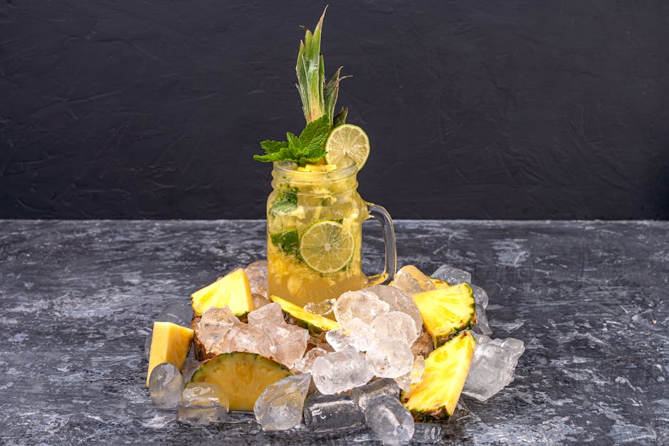 Hjemmelaget ananas- og myntavodka