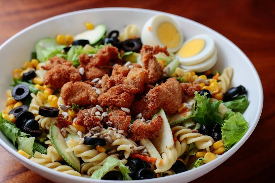 Kyllingsalat med sesampasta og nudler