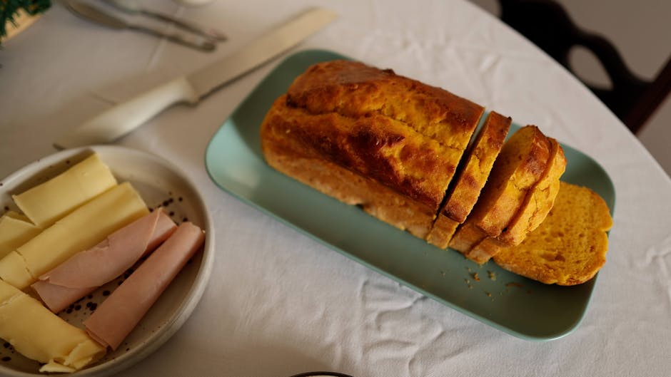 Brød med ost og mortadella