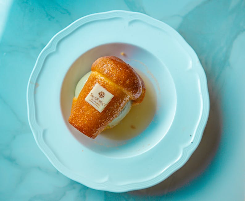 Tranebær Baba-kaker med appelsinsirup