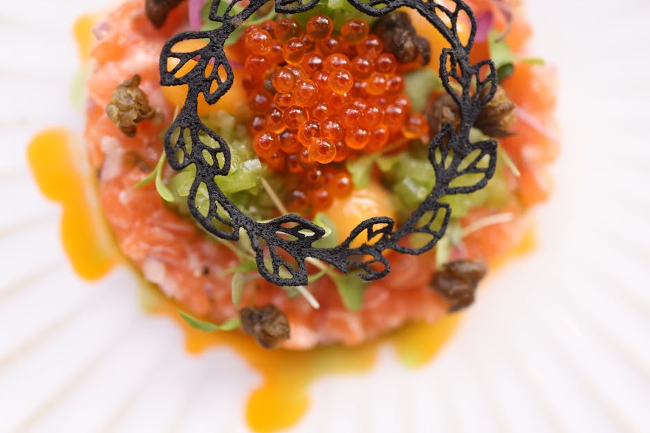 Tartar av arktisk røye med hvitfiskkaviar, potetpannekake og isvin-timianis