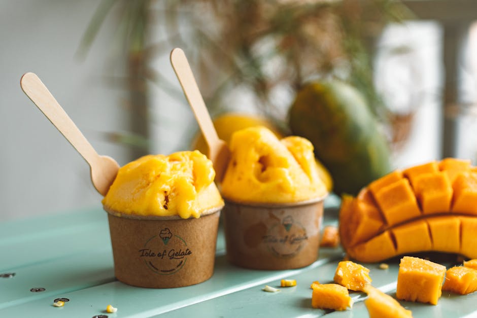 Mango-sorbet med tropisk fruktsalat