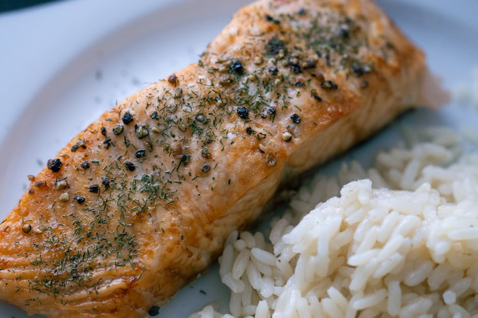 Helstekt saltbakt laks med Salsa Verde