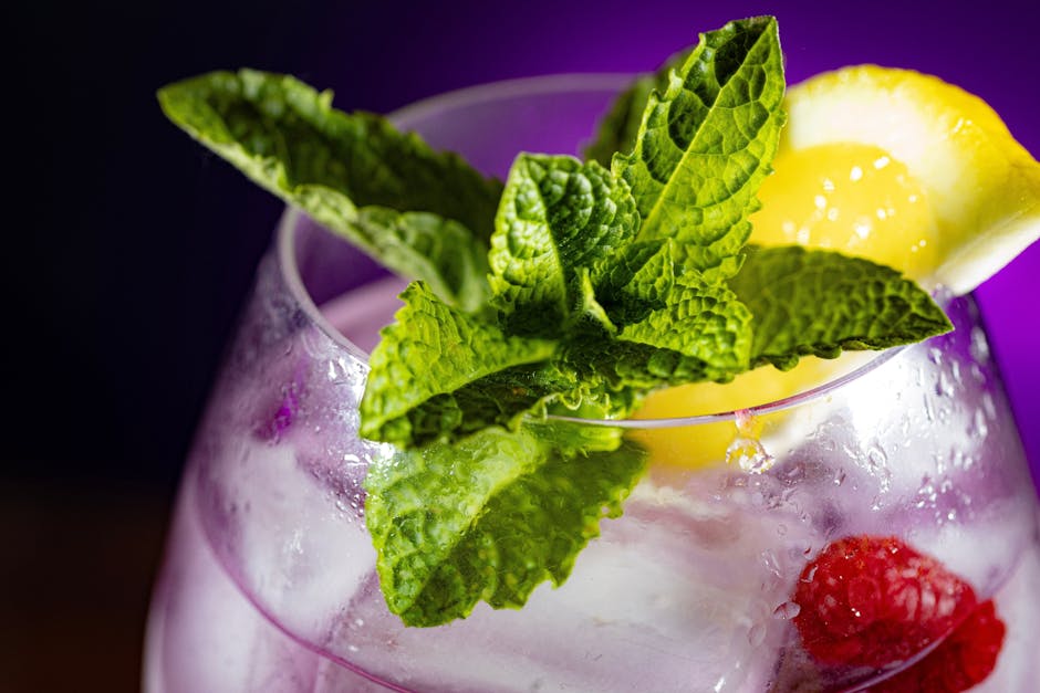 Bringebær- og limecocktail med Champagne