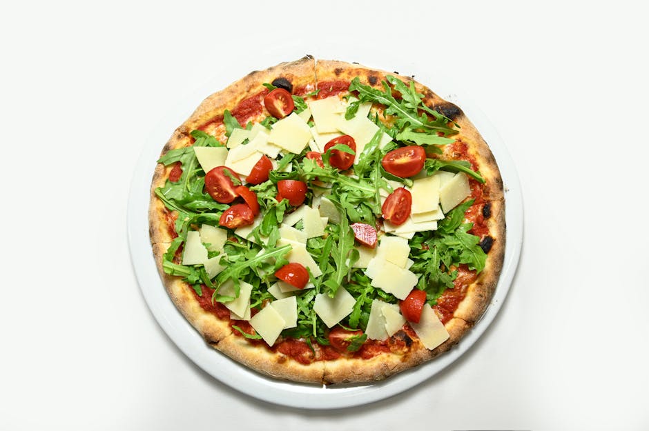 Tricolor salatpizzaer med ricotta og ruccola