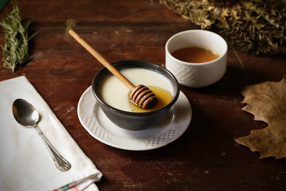 Varm butterscotch-drikk med honning